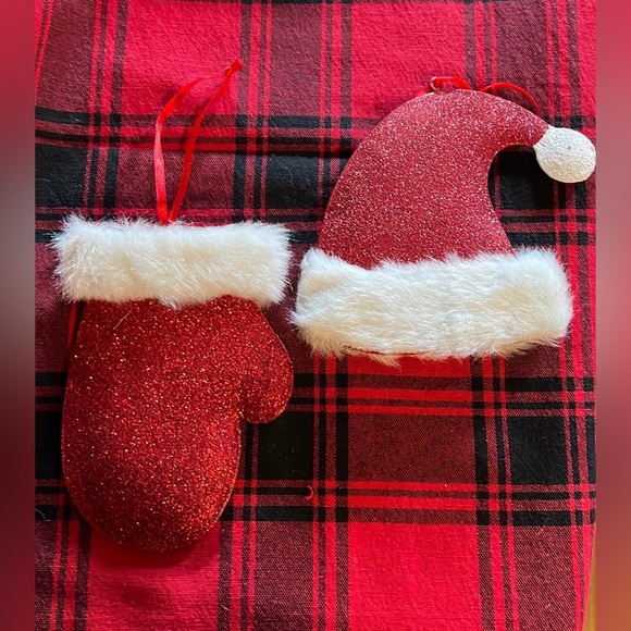Santa hat and mitten glitter Christmas ornaments with fur, metal - Picture 2 of 3